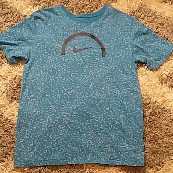 Nike Other - 💙Nike Dri-Fit (large)Tee shirt💙